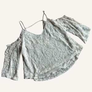 ASTR Ivory Lace Cold Shoulder Blouse‎ Spaghetti Strap Bell Sleeve Flowy Top Sz S